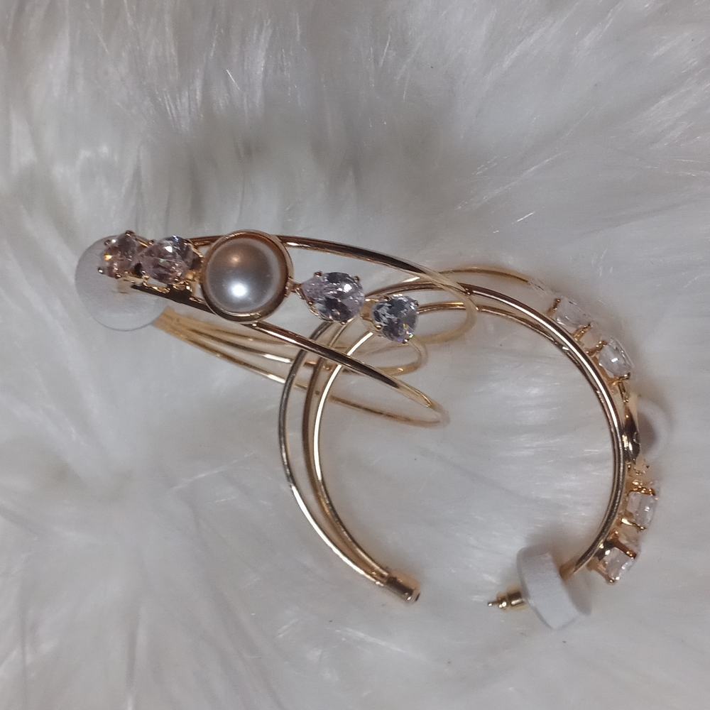 Earring - Picture 4 of 5